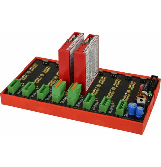 AP8a: Analog Backplan fr 8x 5B-Messverstrker incl. Zubehr